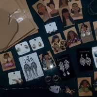 تعدادی بدلیجات گوشواره نو استیل و متریال بالا