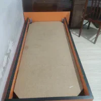تخت ام دی اف شیک و کاملا سالم بدون تشک