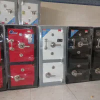 گاوصندوق پایه بلند مشکی طوسی قرمز دو درب