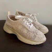 کفش سایز ۳۸