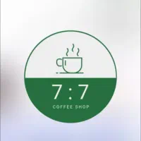 همکار سالن دار کافه