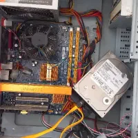 تعدادی وسایل کامپیوتر|رایانه رومیزی|شیراز, سلطان آباد|دیوار