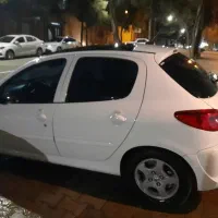 ماشین 207 سقف شیشه ارتقا یافته