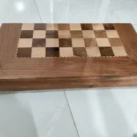 یک تخت نرد مدل کتابی از چوب راش و گردو