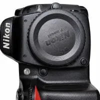 دوربین نیکون D80 با لنز 35-80 nikon