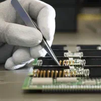 استخدام اپراتور الکترونیک