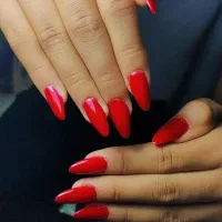 آموزش وکاشت ناخن با متریال جدید در توس