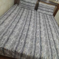تخت خواب ب همراه آینه