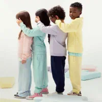 فروشنده پوشاک کودک