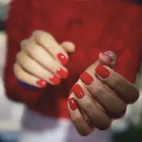 استخداک دستیار ناخنکار