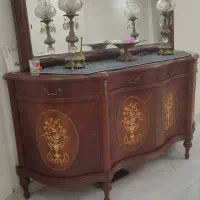 کنسول -ایینه-ویترین‌ست