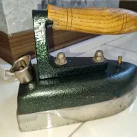 اتو سنگین نوستالژی کلکسیونی|کلکسیون اشیاء عتیقه|اسلامشهر, شهرک واوان|دیوار