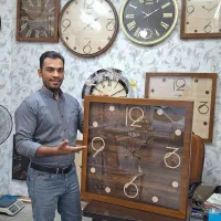 ساعت دیواری چوبی مربع