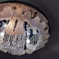 یک عدد لوستر بزرگ سالم