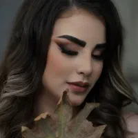 ارائه خدمات تخصصی میکاپ و شینیون