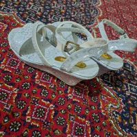 کفش مجلسی  بچگانه  سایز ۳۴ در حد نو