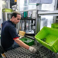 جذب نیروی جوان و باانگیزه برای تولید قطعات موتور|استخدام صنعتی، فنی، مهندسی|تهران, گمرک|دیوار