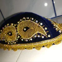 کلاه لچکی|لباس|یاسوج, |دیوار