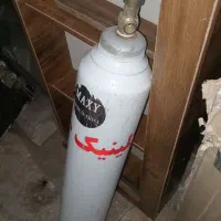 تخت درمانگاهی و کپسول اکسیژن درمانگاهی