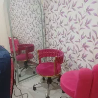 وسایل کامل آرایشگاه صندلی،ترولی،تخت،آینه،میزناخن|آرایشگاه و سالن‌های زیبایی|اسلام‌شهر, شهرک امام حسین (میان آباد)|دیوار