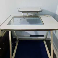 میز تحریر و کامپیوتر