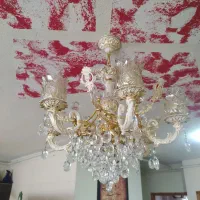 لوستر سلطنتی ۶شاخه با زمینه سفید طلایی