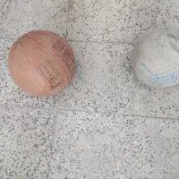 توپ والیبال و فوتبال