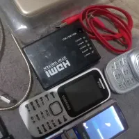 گوشی و شارژر