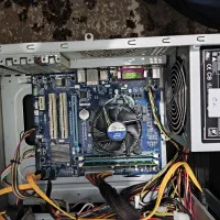 کامپیوتر مانیتور موس و کیبورد اداری پول نیازم