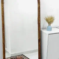 آیینه قدی چوبی دست‌ساز با طراحی خاص