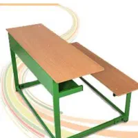 میز و نیمکت در حد نو