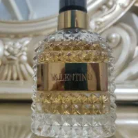 ادکلن والنتینو یومو اورجینال