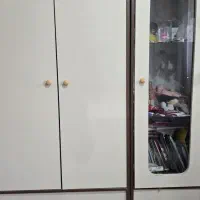 کمد دو در و ویترین با دو کشو