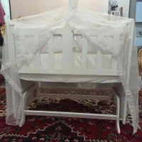 گهواره کنار مادر.|تخت و صندلی بچه|تبریز, |دیوار