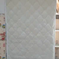 تخت یکنفره همراه تشک نو.ویک تشک برای تخت ۱۳۳ در۷۰