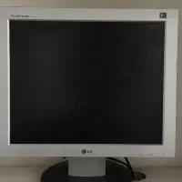 کیس کامپیوتر ، مانیتور و صفحه کلید