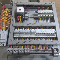 مونتاژ تابلو برق -- خدمات برق صنعتی
