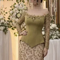 لباس عیدتو بسپار به خیاط رزرو نوبت از الان