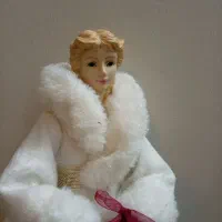 عروسک سرامیک مریم