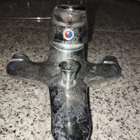 شیر و دوش حمام کاملا سالم