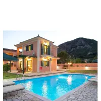 زمین باغ شهری عالی آب خوب زمین خوب ویو عالی