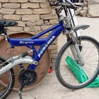 دوچرخه|دوچرخه، اسکیت، اسکوتر|قدس, شهر‌قدس|دیوار