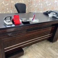 میز اداری بسیار تمیز