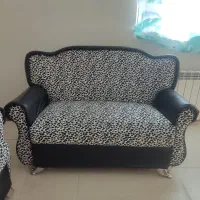 فروش فوری مبل تمیز چرم به علت مهاجرت|مبلمان خانگی و میز عسلی|بندر انزلی, مسکن مهر|دیوار