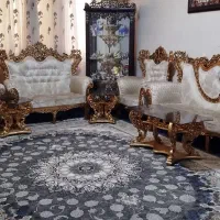 مبل سلطنتی ۹ نفره همراه با میز عسلی|مبلمان خانگی و میز عسلی|نجف‌آباد, مسکن مهر|دیوار