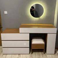 میز آرایش و آینه و پاف