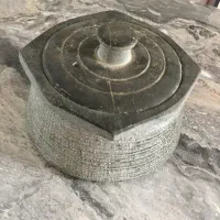دو عدد قابلمه سنگی ««دیزی سنگی»»