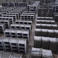 بلوک سیمانی و لوله بتنی
