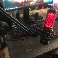 میکروفون Hyperx quadcast همراه با پایه بازویی3ماهه
