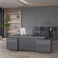 مدیر داخلی خانوم مجرد و آراسته